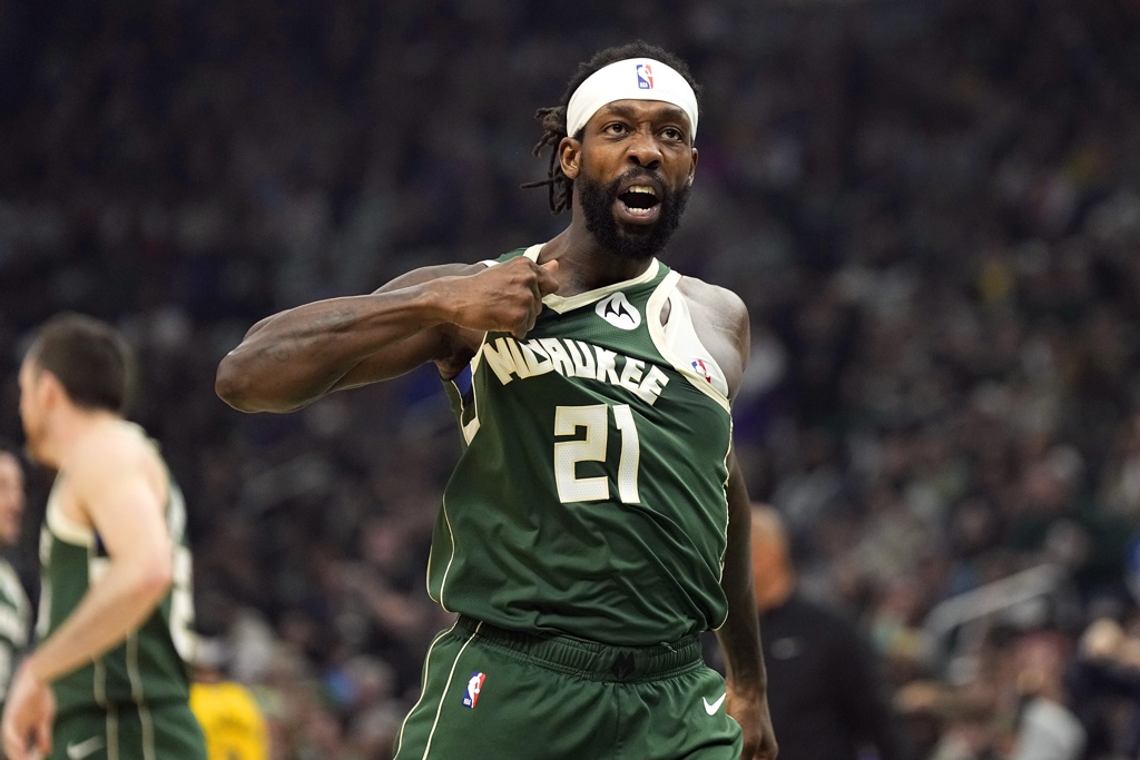贝弗利：我35岁的时候仍然是NBA首发 特雷-杨能做到吗？