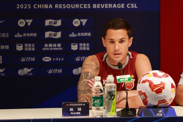 记者：海港最后四轮命门有二 主帅临场调度和后腰位置调整是关键